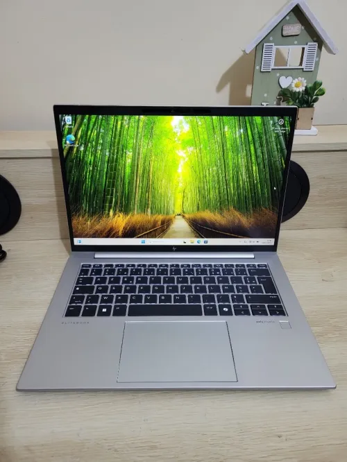 HP ELITEBOOK 845 G11 14'' FHD | RYZEN 5 8540U | 16GB RAM | 512GB NVMe | AMD RADEON 740M GRAPHICS
