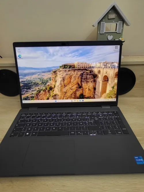 DELL LATITUDE 3540 2024 15.6 FHD | INTEL 13EME GENERATION CORE I5 1335U | 8GB RAM | 256GB NVMe SSD