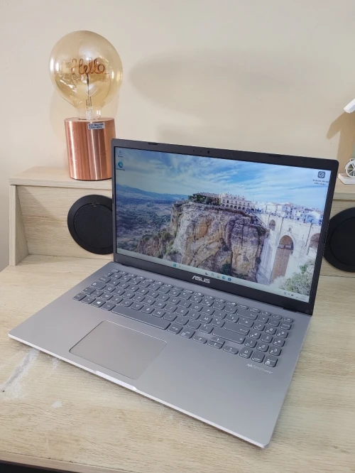 ASUS VivoBook 15.6" FHD | INTEL Pentium Silver N5000 | 4GB RAM | 256GB SSD | INTEL UHD GRAPHICS