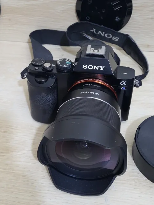 Sony Alpha 7S Hybride Plein Format Ultra vidéo 4K + Objectif Samyang AF 14mm F2.8 Full Frame