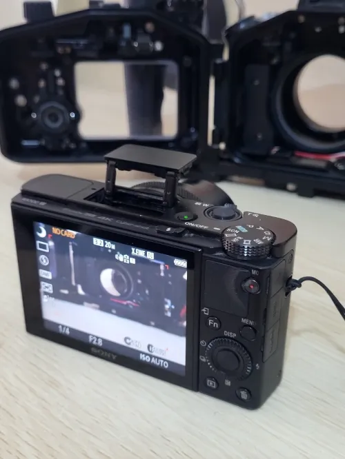 Caisson Sous-marin étanche Nauticam RX100 VII / 7 pack pro + Sony RX100 VII vidéos UHD 4K 30/24