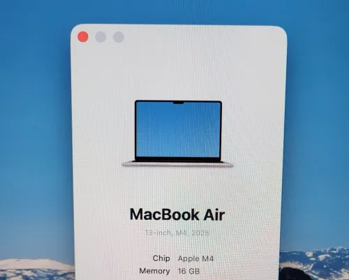 MacBook Air M4 2024 Argent | PUCE M4 8 CORE | GPU 10 CORE | 16GB RAM | 512GB SSD | CYCLES 95 | CAPACITÉ BATTERIE 100%