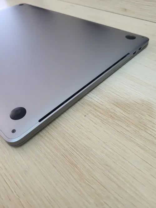 MacBook Pro 15.6" | CORE i7 | 16GB RAM | AMD RADEON PRO 455 2GB | 512GB SSD | GAMME Workstation