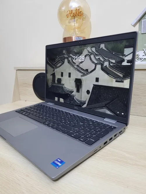 DELL LATITUDE 5520 | INTEL CORE i7 1165G7 | 16GB RAM | 256GB SSD | INTEL Iris Xe