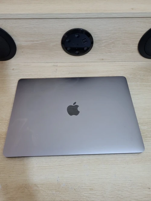 MacBook Pro Touch Bar Mid 2019 13-inch | INTEL CORE I5 QUATRE COEURS | 8GB RAM | 128GB SSD