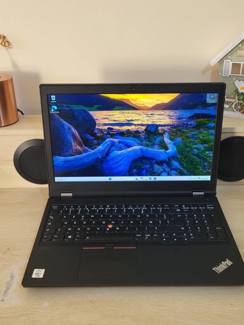ThinkPad P15 | INTEL vPRO CORE i7-10850H | NVIDIA QUADRO T2000 4GB | 32GB RAM | 512GB NVMe | Workstation