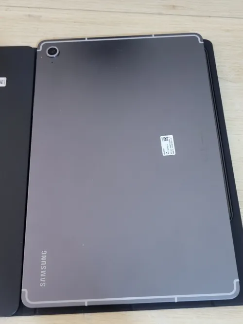 SAMSUNG GALAXY TAB S10 FE | 256GB | 8GB RAM | + STYLET SAMSUNG + BOOKCOVER CLAVIER