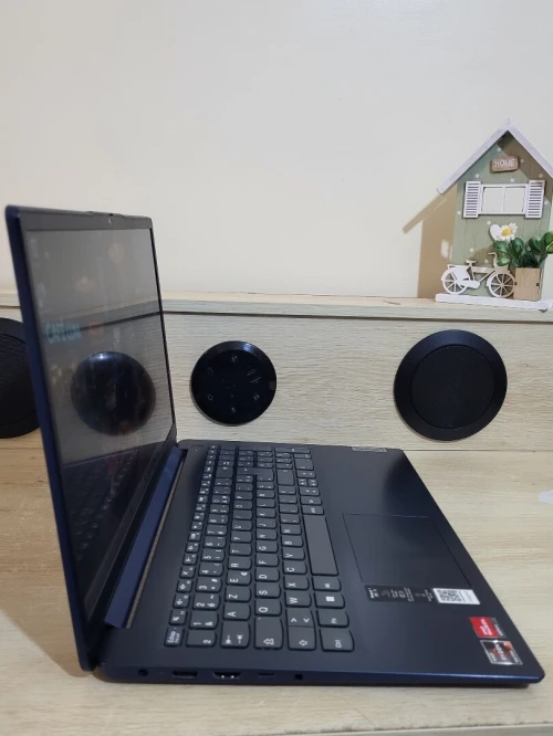 Lenovo IdeaPad 1 15.6'' FHD | RYZEN 7 5700U | 16GB RAM | 512GB NVMe SSD | AMD RADEON GRAPHICS 2GB