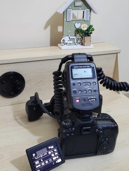 Canon MT-24EX Macro Twin Lite Flash détachable pour appareils photo canon Reflex et compacts