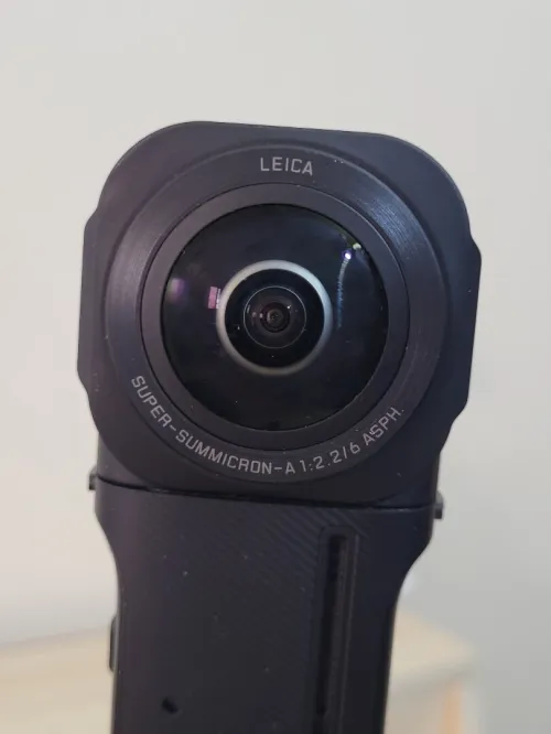 Insta360 One RS 1-inch 360 Edition - Caméra 360 VIDEO UHD 6K avec Deux capteurs 1 Pouce, co-conçue avec Leica, Photo 21MP, stabilisation FlowState, Faible luminosité de qualité, résistante à l'eau
