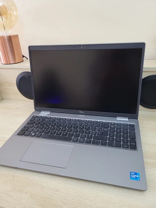 DELL PRECISION 3560 | CORE i5-1145G7 | 32GB RAM | 1024GB SSD | INTEL IRIS XE 1GB GRAPHICS