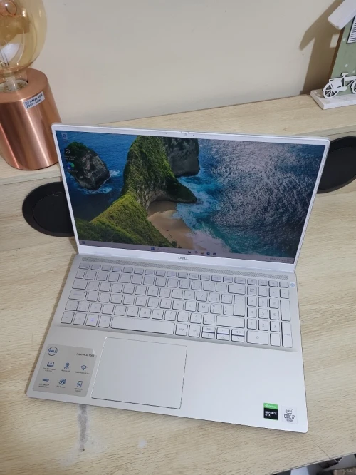 DELL INSPIRON 7501 | CORE i7-10750H | NVIDIA GeForce GTX 1650 4GB | 16GB RAM | 512GB NVMe SSD