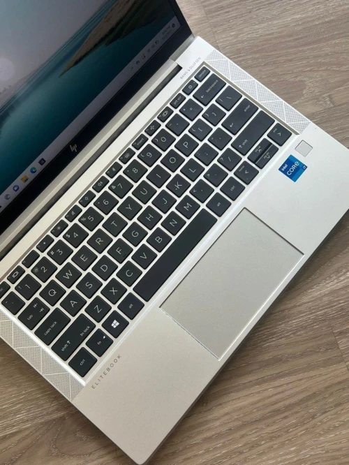 HP ELITEBOOK 830 G8 | INTEL 11EME GEN CORE I7-1185G7 | 16GB RAM | 512 SSD | Iris Xe Graphics