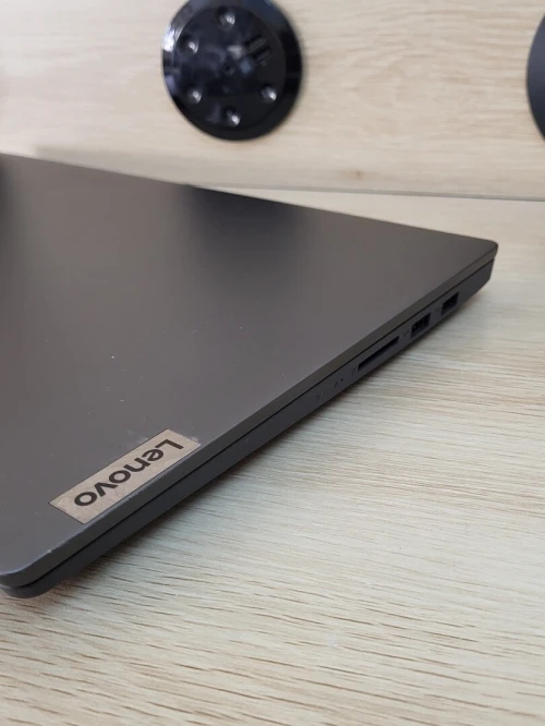 Lenovo IdeaPad 15.6'' FHD | RYZEN 7 5700U | 8GB RAM - 512GB SSD | AMD Radeon Graphics 2GB