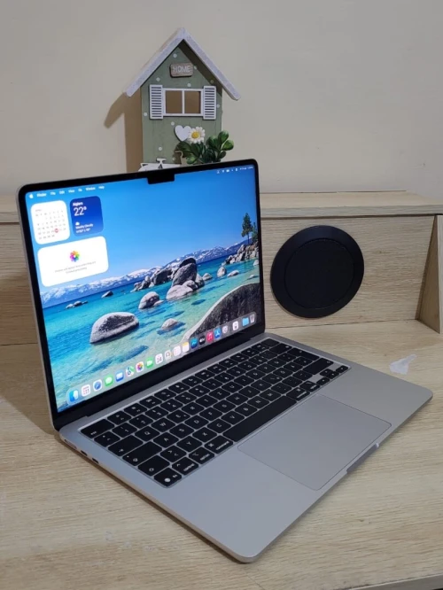 MacBook Air M4 2024 Argent | PUCE M4 8 CORE | GPU 8 CORE | 16GB RAM | 256GB SSD | CYCLES 57 | CAPACITÉ  BATTERIE 100%