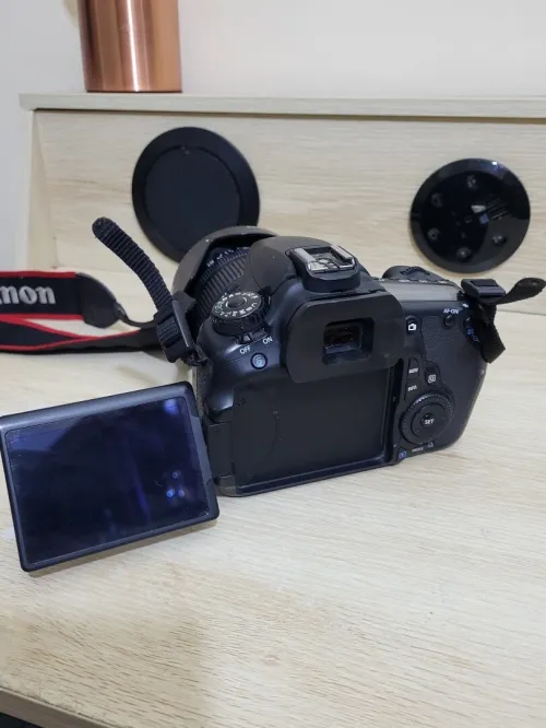 Canon EOS 60D Appareil photo Reflex 18 Mpix CMOS APS-C + Sigma EX 17-50mm - f/2.8 DC OS HSM 