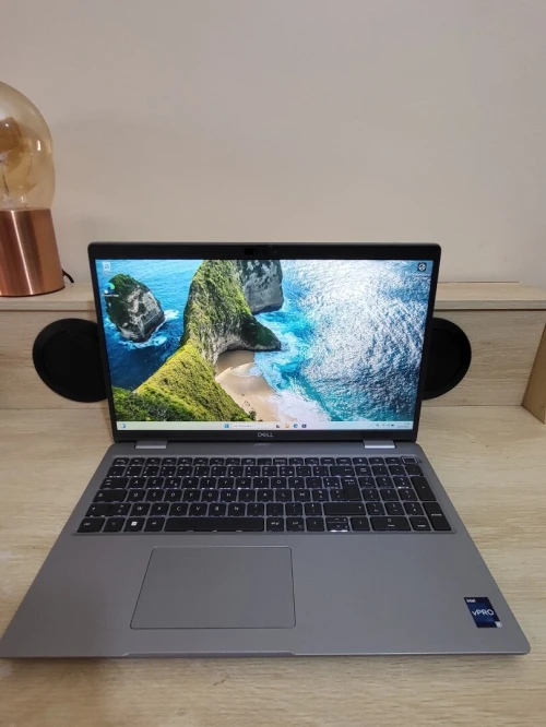 DELL LATITUDE 5540 15.6 FHD | CORE i7 1365U | 16GB RAM | 512GB NVMe SSD | INTEL IRIS XE GRAPHICS