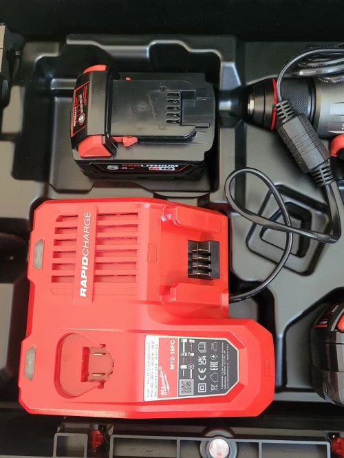 PERCEUSE VISSEUSE À PERCUSSION FUEL 18V - M18 FDD3-502X + 2 BATTERIES 18V 5 AH + 1 CHARGEUR M12-18FC MILWAUKEE + Coffret HD Box - NEUF JAMAIS UTILISÉ.