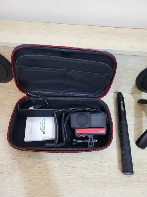 Insta360 One RS Twin Edition on Geht's Kit - Caméra d'action étanche 4K60fps et 5.7K 360 avec objectifs interchangeables - stabilisation - Photos 48MP - HDR Actif - Traitement IA