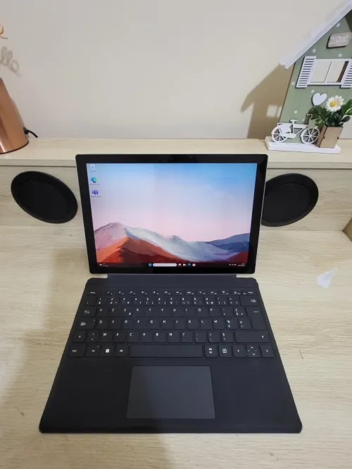 Surface Pro 7 + | i7 1165G7 | 32GB RAM | 1TB SSD | INTEL IRIS GRAPHICS