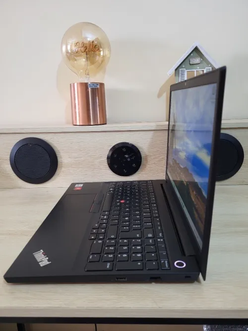 LENOVO THINKPAD E15 | CORE i5-10210U | 16GB RAM | 512GB NVMe SSD | AMD RADEON RX 640 2GB