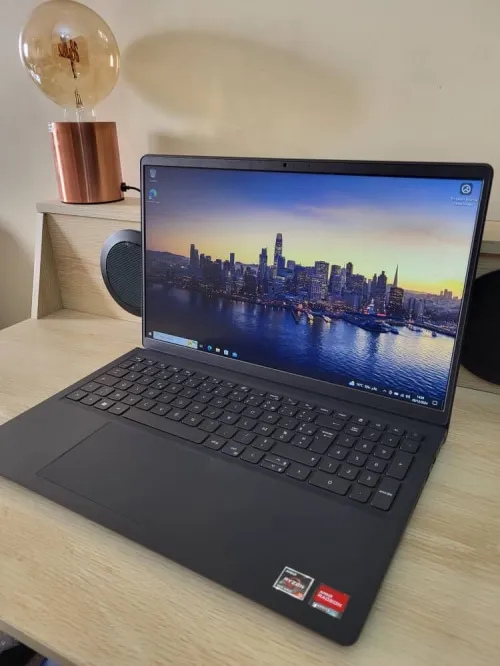 DELL VOSTRO 15.6'' FHD | RYZEN 5 5500U | 8GB RAM | 512GB SSD | AMD RADEON GRAPHICS 