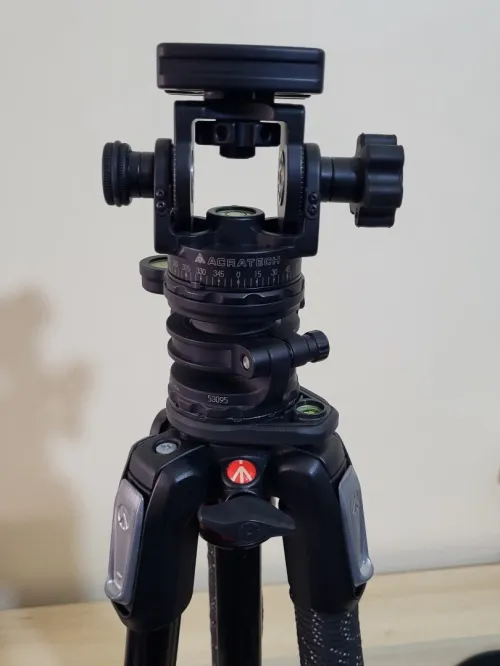Manfrotto Trépied en fibre de carbone/magnésium 190CXPRO4 Trépied à 4 sections + Acratech Tête panoramique et inclinable avec QR, capacité de charge de 25 lb