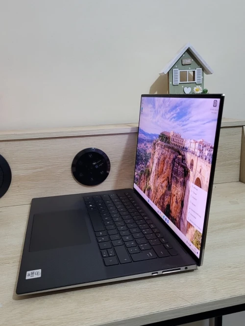 DELL PRECISION 5550 4K TACTILE | i9-10885H | Quadro T2000 4GB MAX-Q | 32 RAM | 1TB NVMe| WORKSTATION