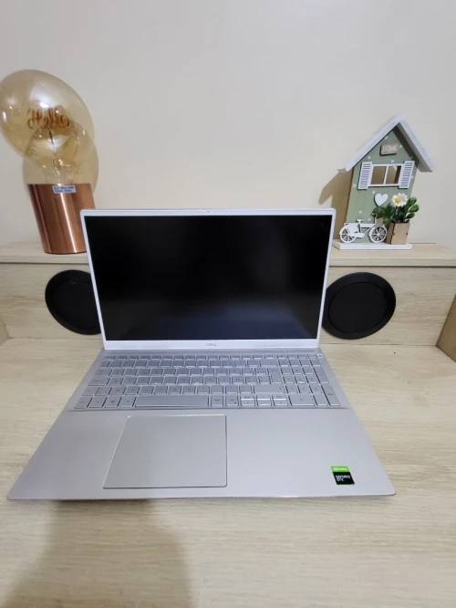 DELL INSPIRON 7501 | CORE i7-10750H | NVIDIA GeForce GTX 1650 4GB | 16GB RAM | 512GB NVMe SSD