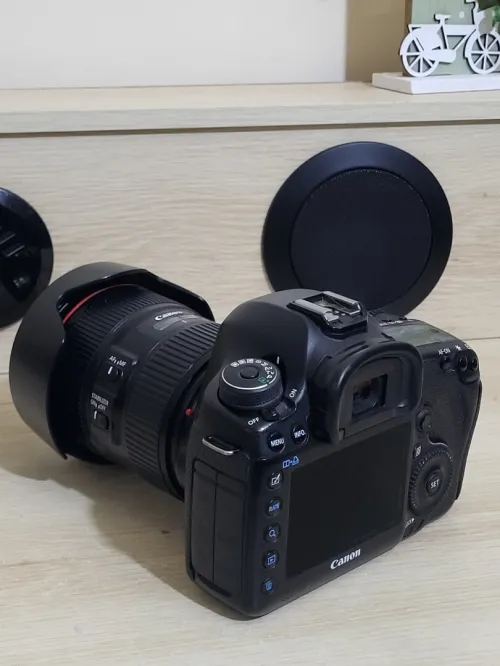 Canon 5D Mark III | full-frame DSLR 22Mpx | VIDEO 4K | + Canon Objectif EF 24-105mm f/4L IS II USM