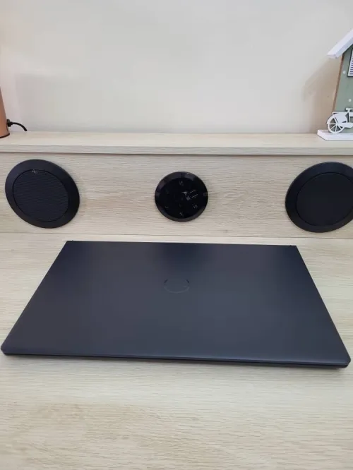 DELL VOSTRO 15.6'' FHD | RYZEN 5 5500U | 8GB RAM | 512GB SSD | AMD RADEON GRAPHICS