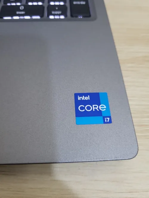 DELL LATITUDE 5520 | INTEL CORE i7 1165G7 | 16GB RAM | 256GB SSD | INTEL Iris Xe