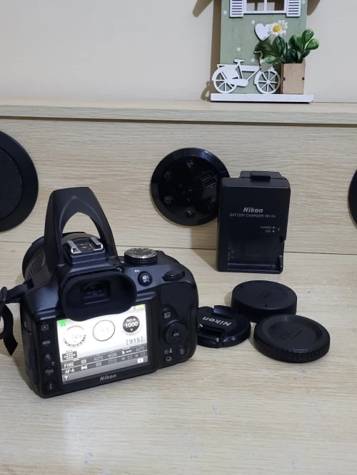 Nikon D3400 Appareil Photo Numérique Réflex 24.2 Mpix + OBJECTIF Nikon AF-P DX Nikkor 18 55mm f 3.5 5.6 g vr