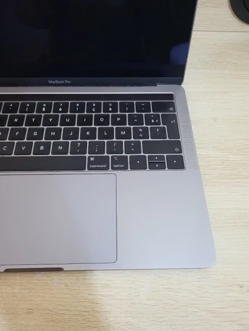 MacBook Pro Touch Bar Mid 2019 13-inch | INTEL CORE I5 QUATRE COEURS | 8GB RAM | 128GB SSD