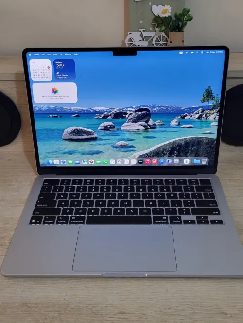 MacBook Air M4 2024 Argent | PUCE M4 8 CORE | GPU 10 CORE | 16GB RAM | 512GB SSD | CYCLES 95 | CAPACITÉ BATTERIE 100%