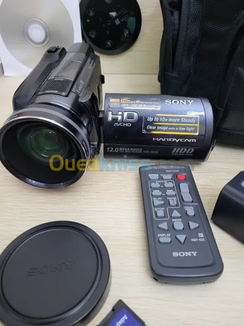 Sony Handycam HDR-XR520VE - Caméscope FUL HD - 12x zoom optique - Carl Zeiss - SSD 240GB - CARTE SD