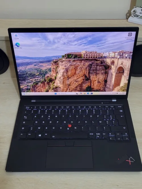 Thinkpad X1 CARBON GEN 9 | EVO vPRO CORE i5 1145G7 | 8GB RAM | 256GB NVMe SSD | 4G LTE WIFI 6