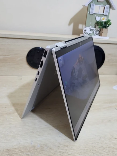 HP EliteBook X360 1030 G8 TACTILE 2-En-1 | CORE i5-1145G7 | 16GB RAM | 256GB NVME SSD |
