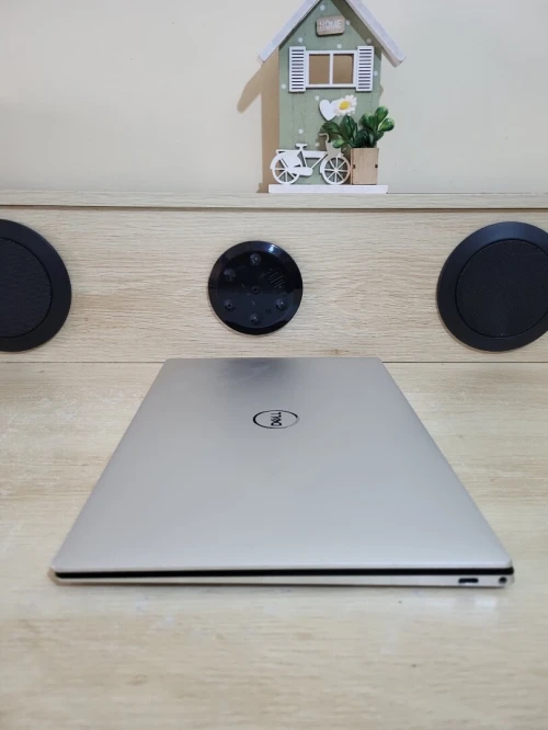 DELL XPS 9300 | CORE i7-1065G7 | 16GB RAM | 512GB NVMe SSD | INTEL IRIS XE GRAPHICS