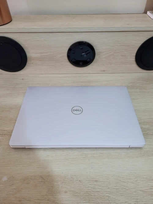 DELL XPS 7390 | CORE i7-10510U | 16GB RAM | 512GB NVMe SSD | INTEL UHD GRAPHICS