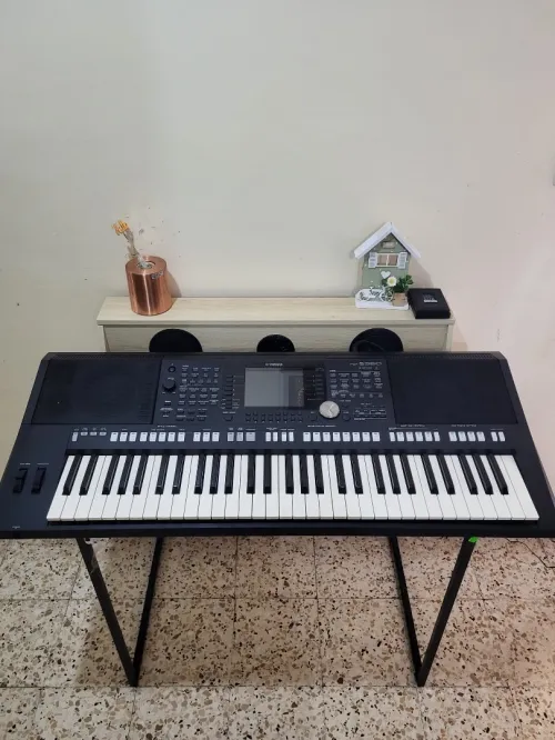 Yamaha PSR-S950 - Clavier arrangeur 61 notes