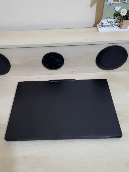 IA THINKPAD P1 | OLED UHD 4K TACTLE | CORE ULTRA 9-185H vPro | NVIDIA RTX 4070 8GB | 32GB RAM | 1TB NVMe | Workstation