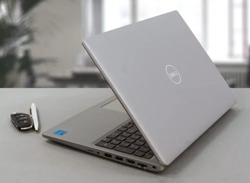 DELL LATITUDE 5520 | INTEL 11TH GEN CORE i7 1165G7 @2.8GHz | 16GB RAM | 512GB SSD | INTEL Iris Xe