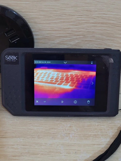 Seek Thermal Shot Thermocaméra de Poche Professionnelle avec capteur 206 x 156 Points - Wi-Fi