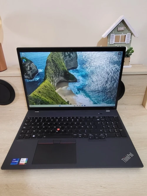 Thinkpad T16 GEN 2 16'' FHD | CORE i7 1355U | 32GB RAM | 1TB NVMe SSD | INTEL IRIS XE GRAPHICS