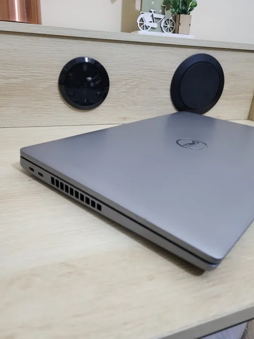DELL LATITUDE 5520 | INTEL CORE i7 1165G7 | 16GB RAM | 256GB SSD | INTEL Iris Xe