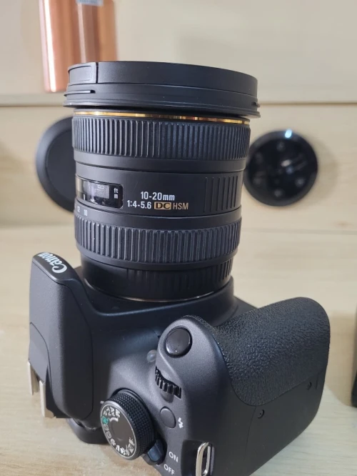 Canon EOS 1200D reflex 18.7 mpix + Objectif sigma 10 20mm 1 4 5.6 ex dc hsm