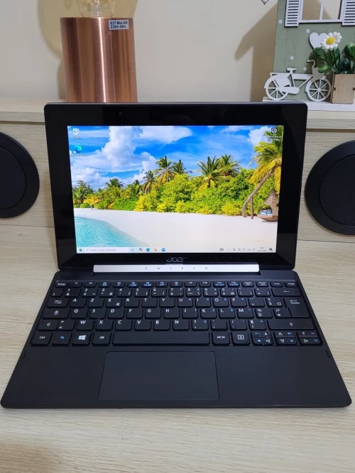 ACER Aspire Switch SW5-017 | Atom x5-Z8350 Hybride 2-en-1 10.1" Écran tactile | 4GB RAM | 64GB SSD 
