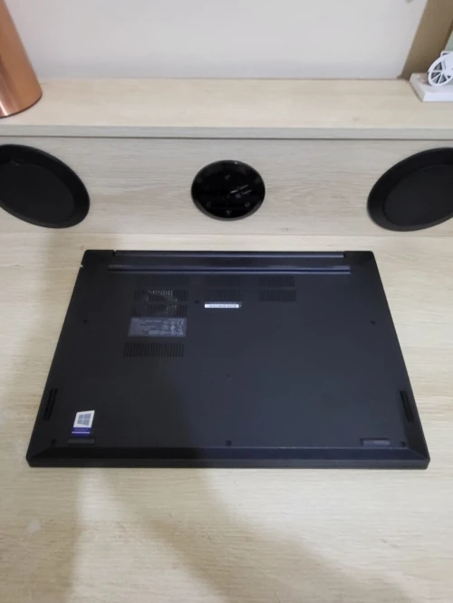 LENOVO THINKPAD E590 | CORE i7-8565UU | AMD RADEON RX 550X 2GB | 16GB RAM | 512GB NVMe SSD