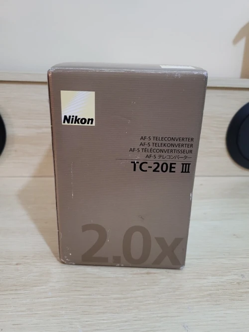 NIKON AF-S TC-20E III 2X TELECONVERTER permettant de doubler la focale de certains objectifs NIKKOR 